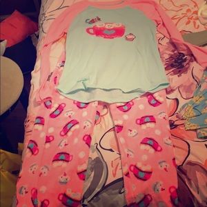 Fleece pants and long sleeve shirt on set